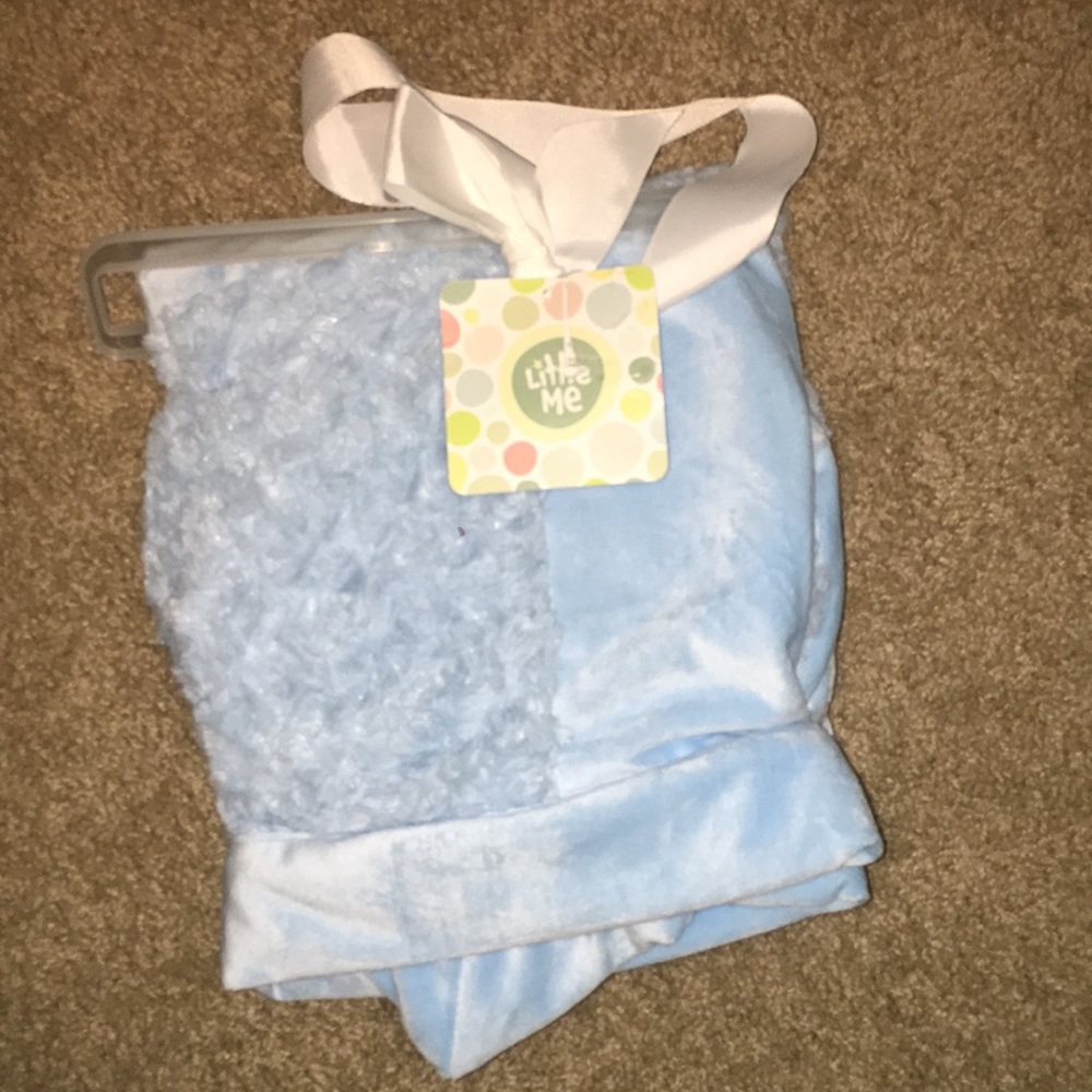 BNWT Plush baby blanket